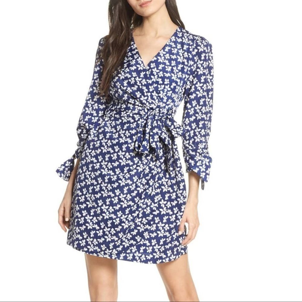 NWT Chelsea28 Blue and White Floral‎ Dress. Size 6